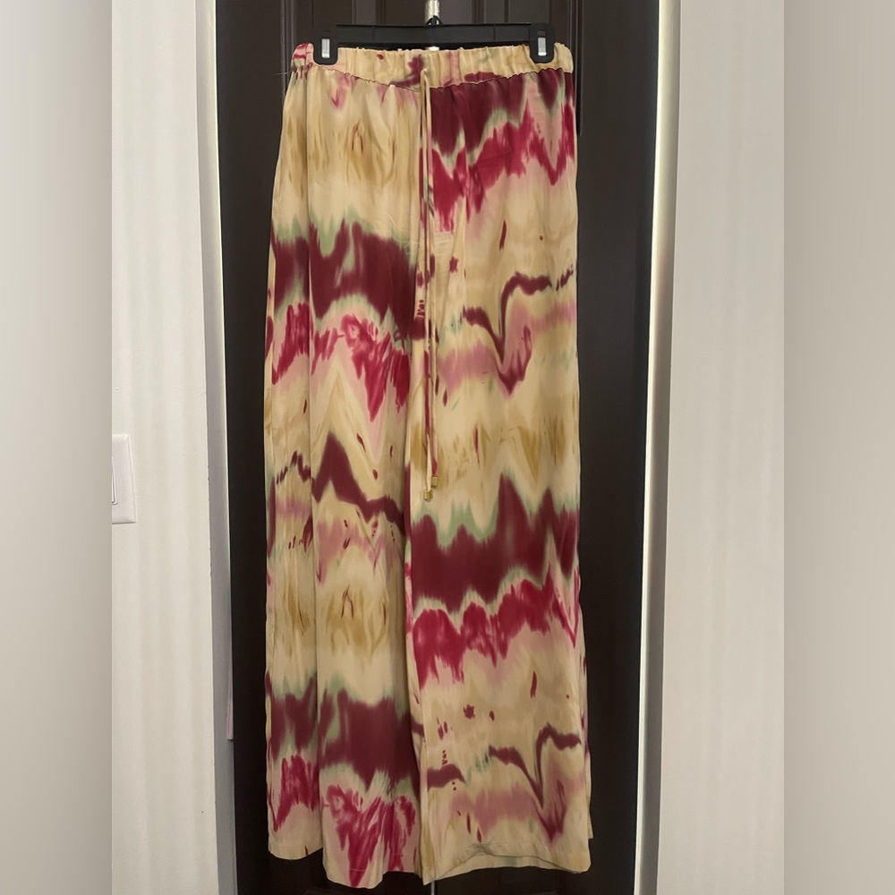 ALEXIS - Multi colored silk palazzo pants. Worn once. Great condition. Size S